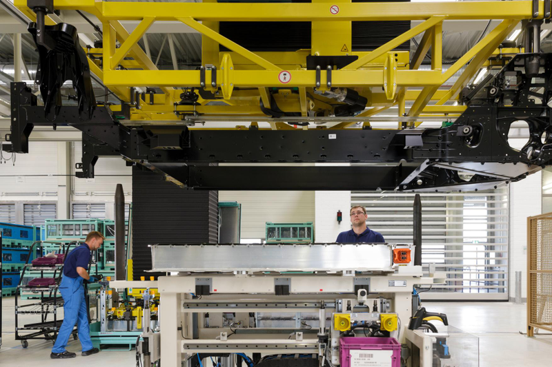 Illustration for article titled The First Volume Produced Carbon Fiber Cars Are Ready At BMW